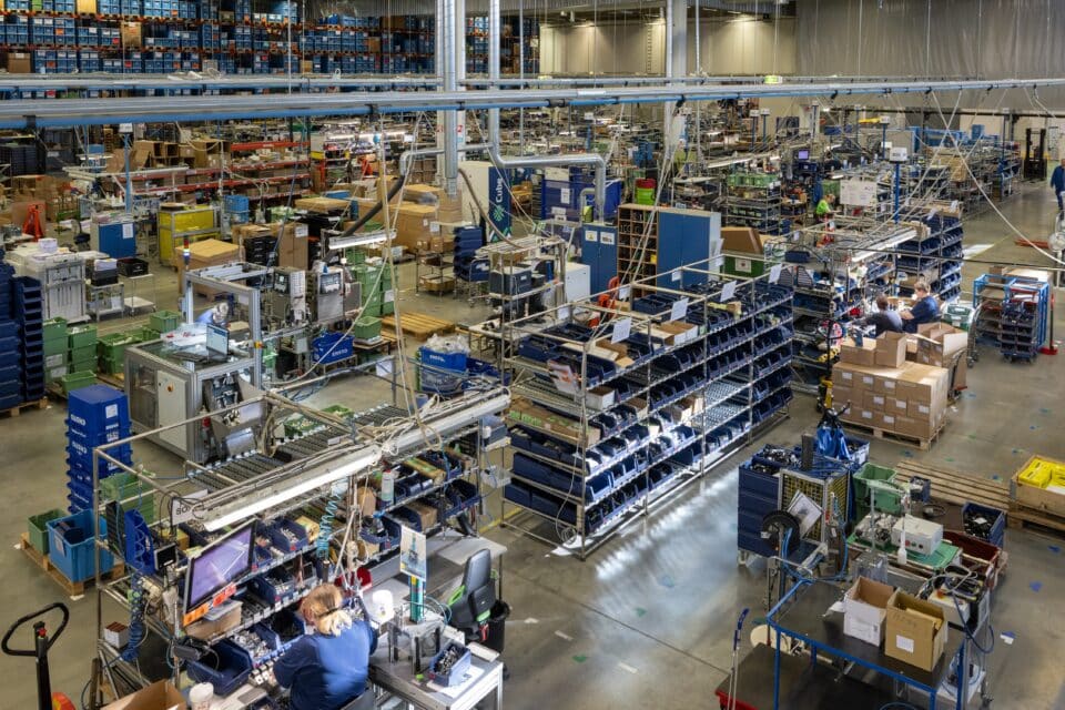 Tootmine Ensto Eesti tehases.