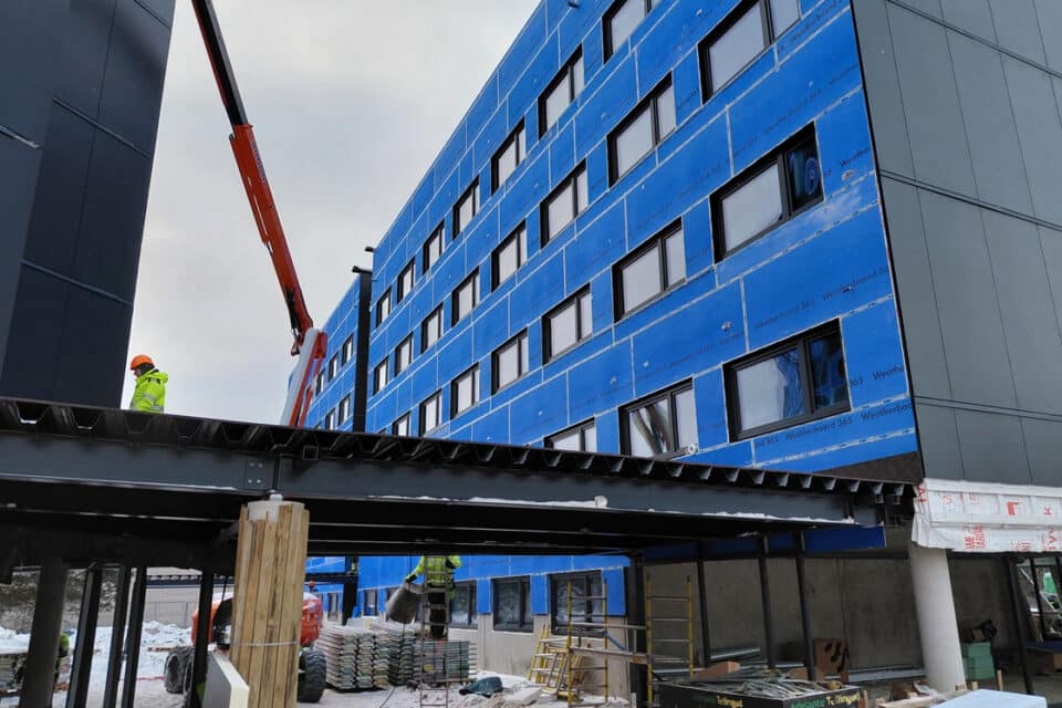 Tehnikaülikoolil valmib sügiseks uus ühiselamu, kuhu teadlaste abiga rajatakse ligikaudu 120 kW võimsusega päikesepark.