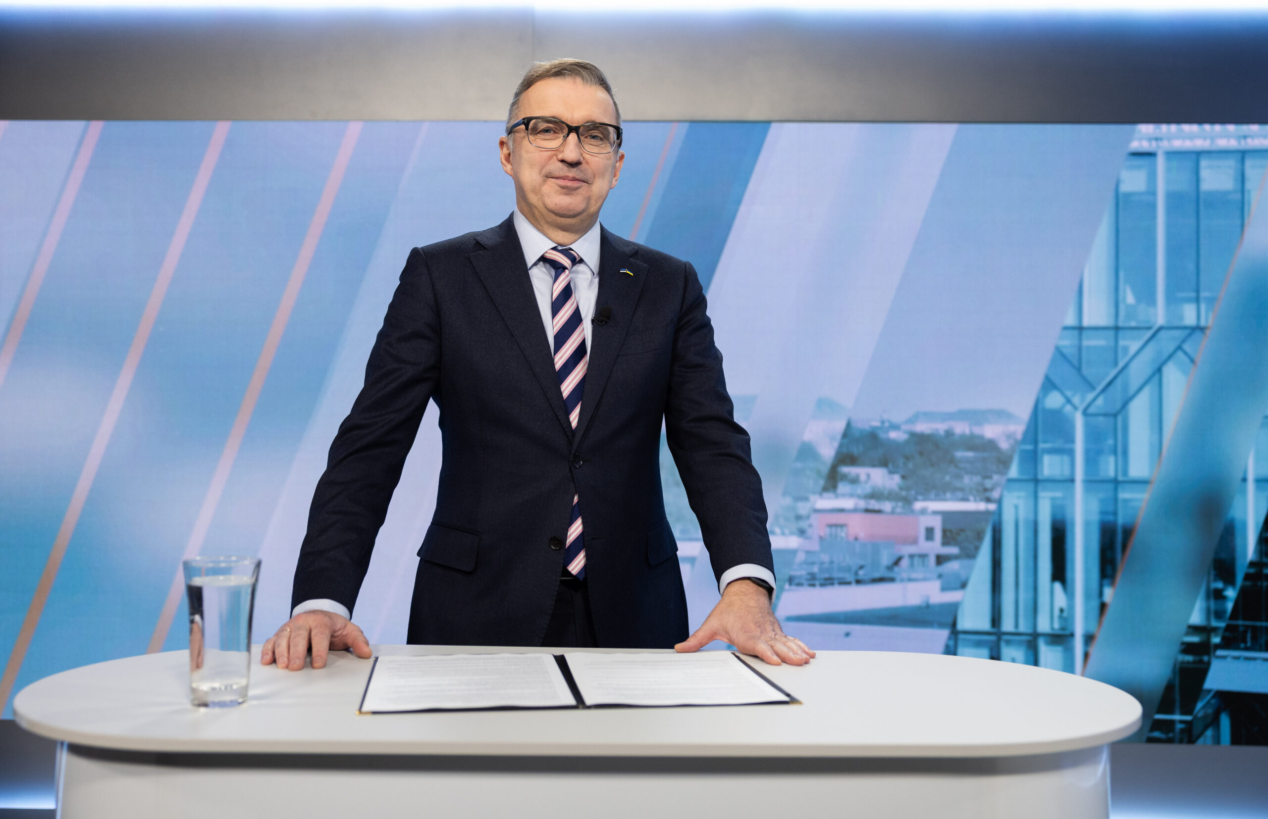 Minister Andres Sutt.