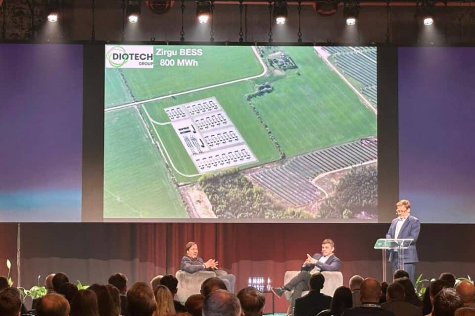 Mario Vee Energiasalvest ja Raivo Videvik Diotechist arutlesid konverentsil teemal
"Vesisalvestus vs. akusalvestus“. Vestlust juhtis Erik Moora.