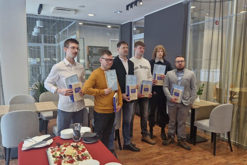 20. veebruaril lõpetasid esimesed seitse elektrituuliku tehnikut PKHKs oma poolteist aastat kestnud õpingud.