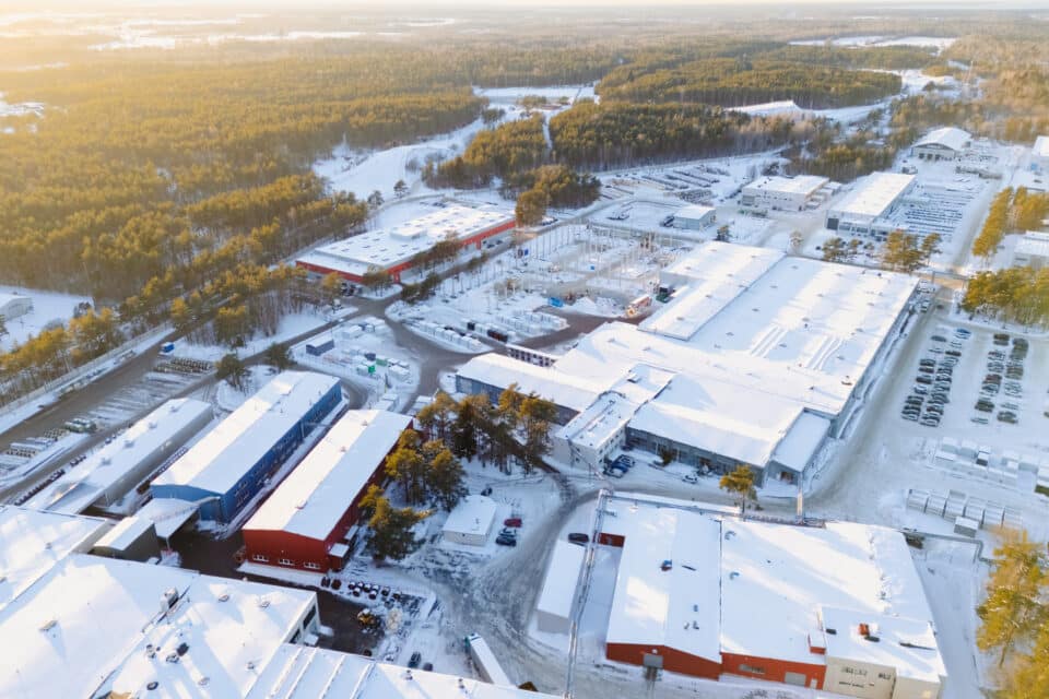 29. jaanuaril tähistas Harju Elekter uue 4000 m² tehaselaienduse nurgakivi panekut Keilas.