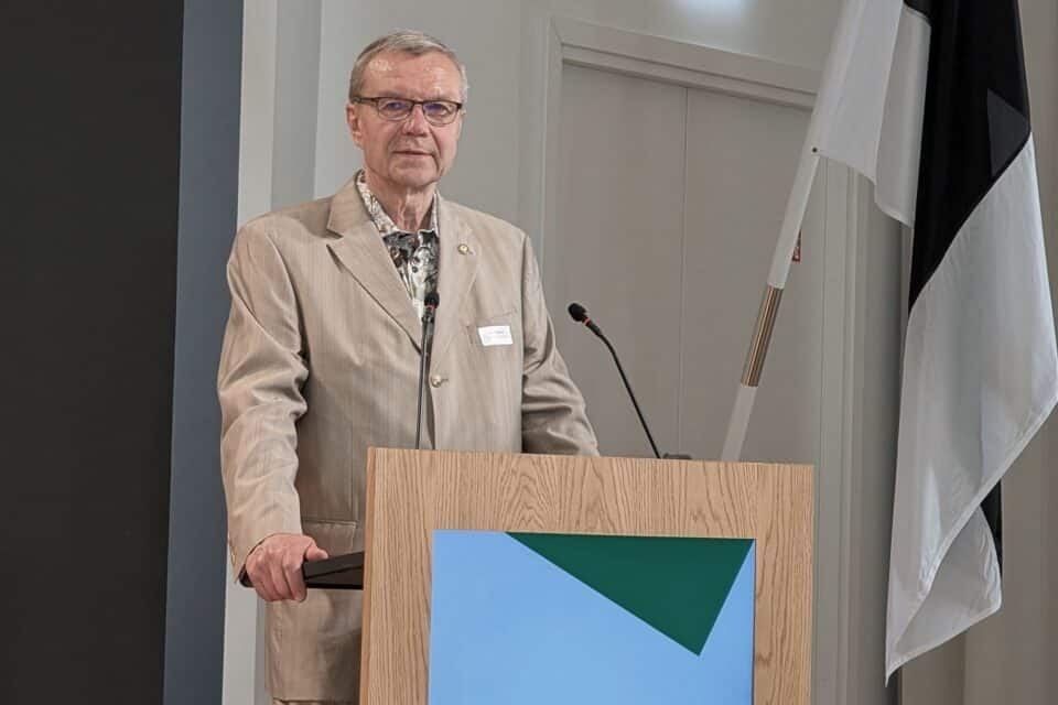 Tallinna Tehnikakõrgkooli tehnikainstituudi mikrokraadi projektijuht Märt Viileberg ütles, et ELMicro sündis otseselt tööturu vajadustest. Partnerriikide elektriettevõtetes läbi viidud eeluurimused näitasid kasvavat puudust elektriprojekteerijatest ja inseneridest, kellel oleksid värskeimad teadmised.