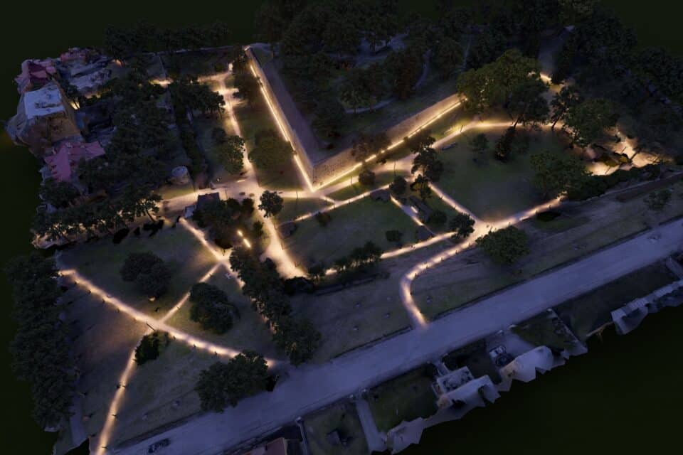 Hirvepargi valgustuslahenduse eskiisprojekt "Varjude arhipelaag" ootab ettepanekuid kuni 2. juulini. Visuaalide autorid on Andrei Klimov ja Reedo Koort.