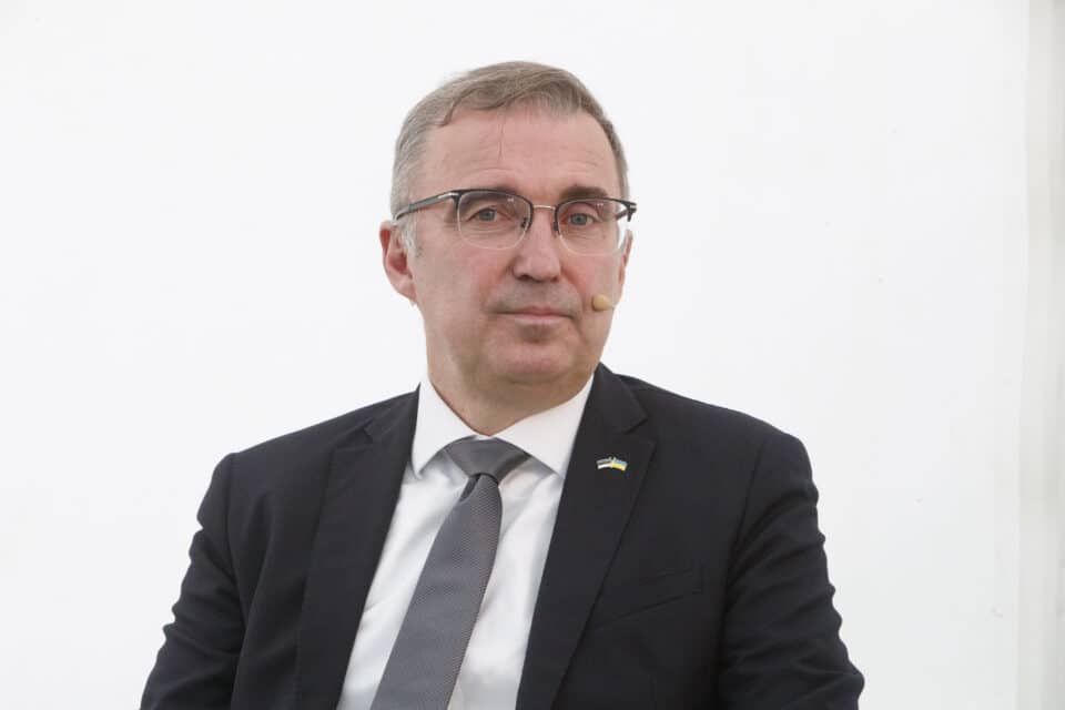 Energeetika- ja keskkonnaminister Andres Sutt osales Luxembourgis EL-i energia­ministrite kohtumistel, kus lepiti kokku ühises läbirääkimis­positsioonis elektrivõrkude paketi üle.