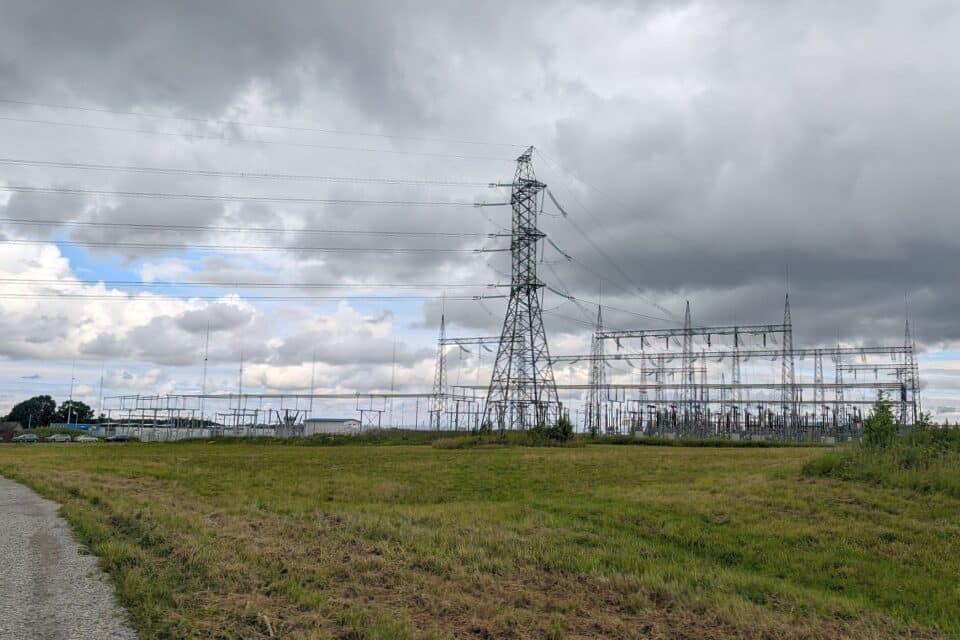 Elering kontrollis pimekäivituse testiga elektrisüsteemi valmisolekut. Pilt on illustreeriv.