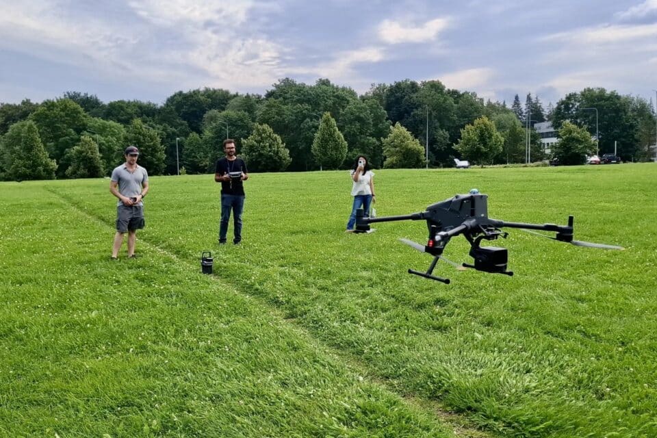 DJI Zenmuse L3 LiDAR-andurit kandvat DJI Matrice 400 drooni kasutab Maaülikool metsa- ja põllumõõdistuseks.