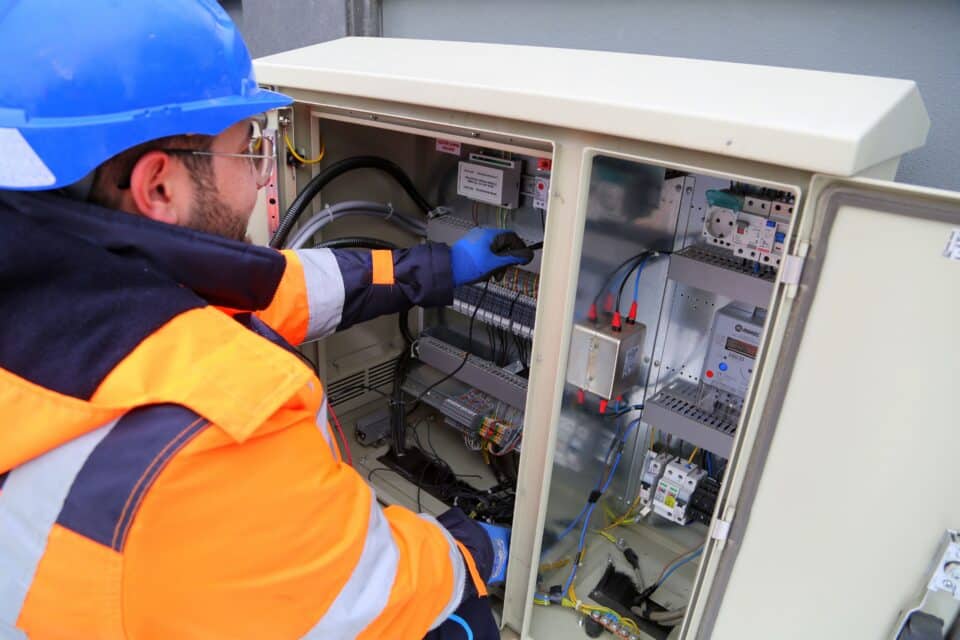 EuropeOn hoiatab, et Euroopa elektrifitseerimise sihte ei saavutata ilma elektrikute juurdekoolitamiseta - tööjõu liikuvus üksi puudust ei lahenda.