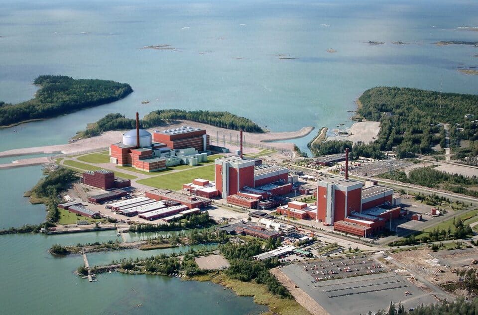 Tuumaelektrijaam Olkiluoto saarel. Olkiluoto 2 töötab vähendatud võimsusel kuni 2027. aasta lõpuni.