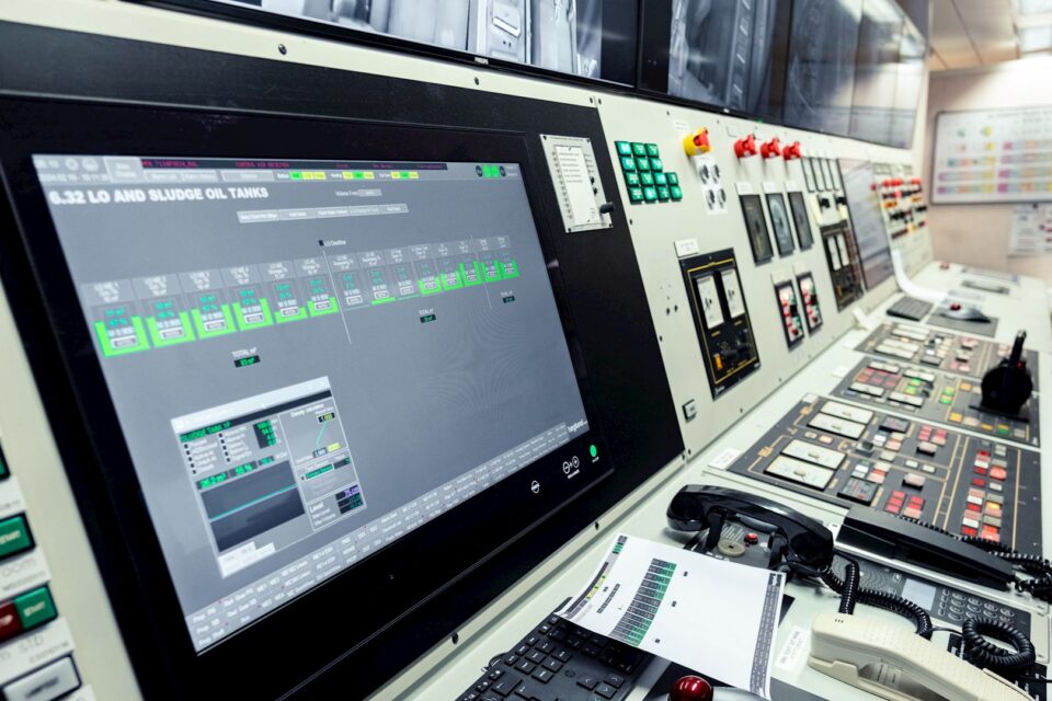 ABB omandab Norra merendusautomaatika ettevõtte Høglund, mille süsteemid on kasutusel enam kui 600 laeval.