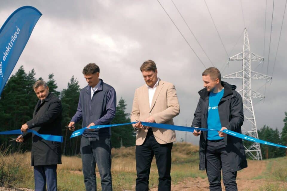 Pidulik avamine 10. septembril: Kihelkonna–Läätsa liini rekonstrueerimine asendas aastakümnete vanuse taristu ning valmistab Saaremaa võrku ette üleminekuks 110-kilovoldisele pingele.