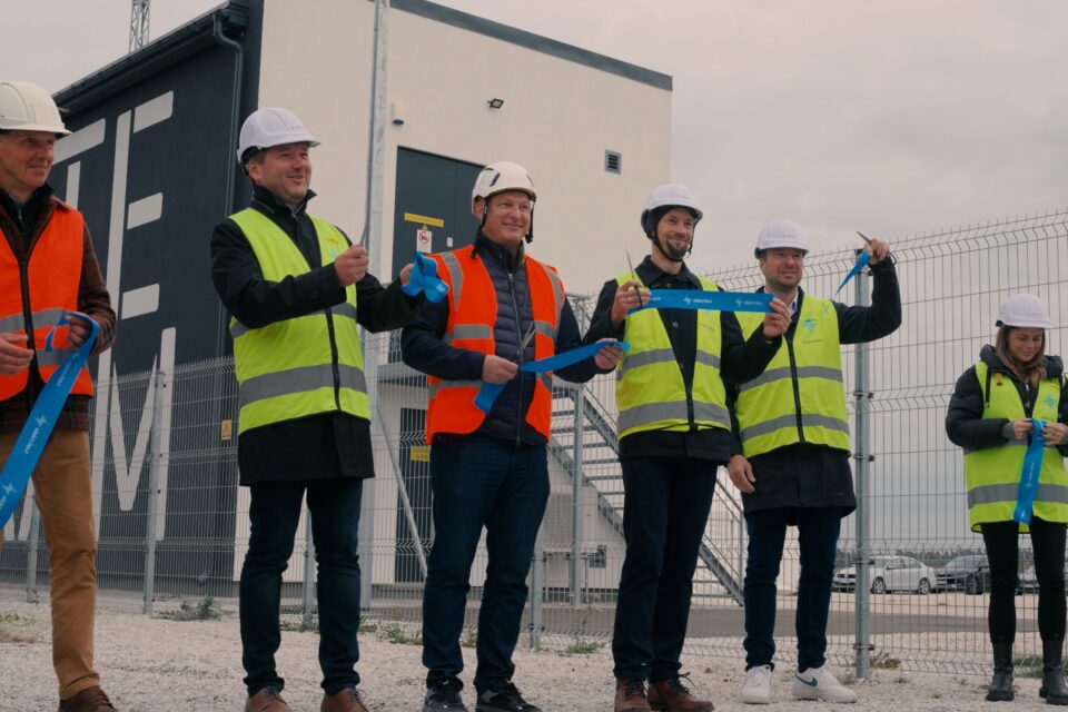 Elektrilevi rekonstrueeritud ja avatud Kuuste piirkonnaalajaam Koke külas varustab elektriga ligi 4800 klienti.